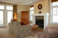 Beautiful Condominium at Castle Hill Resort, 10 Minutes from Okemo Ski Resort