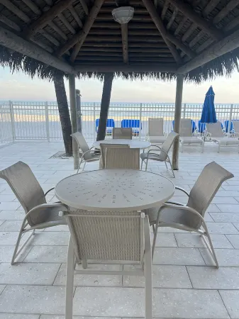 Sweeping views from this 3 bed/2bath condo