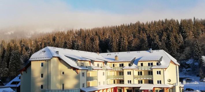 Hübsche Wohnung Mit Balkon Hotels in Feldberg