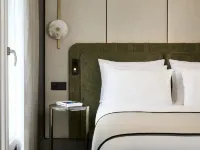NH Collection Paris Ponthieu Champs-Élysées マリニー劇場周辺のホテル