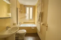 Hotel des Bains à 10 Min de Paris Hotel a Alfortville