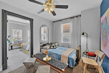 NYC Proximity Duplex Delight 30 mins w/ Parking