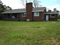 3 bed 2 bath Home 11 miles from Atlantic Ocean Hotels in Carteret County