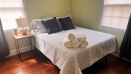 Cozy Stay Near it All:  USC, Ft. Jackson & Columbia Venues