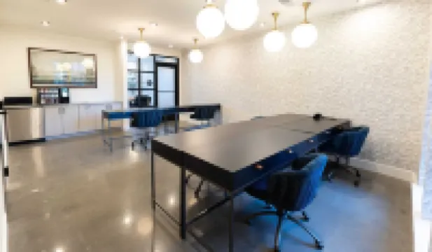 2-Story Penthouse  2 Balconies, Skyline View, Pool, Gym, Yoga Studio & Workspace