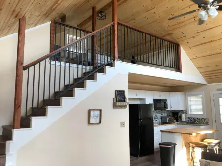 The Lonesome Dove Lake Cabin Отели в г. Каньон Лейк