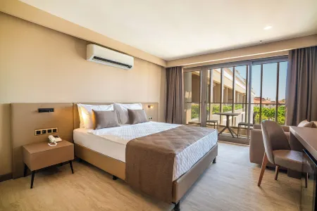 Prive Side Suite & Spa Hotel Отели рядом с достопримечательностью «Храм Аполлона»