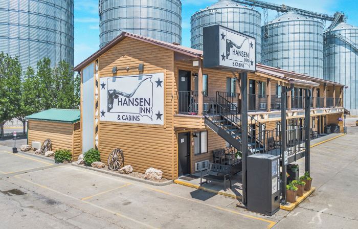 Hansen Inn and Cabins