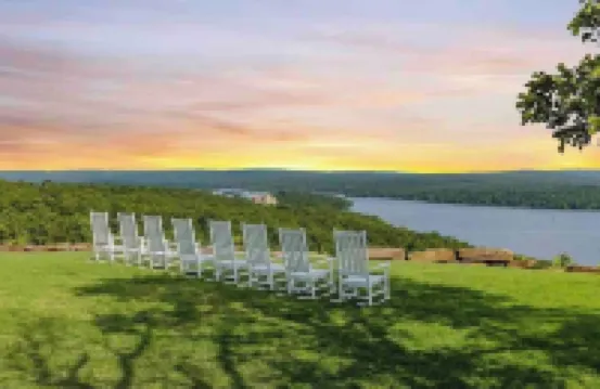 The Retreat @ Carlton Landing, an Elegant Farmhouse located in a 5 star resort!!