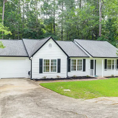 Walk to Dtwn Woodstock: Modern Home w/ Patio!