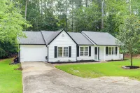 Walk to Dtwn Woodstock: Modern Home w/ Patio! - 4-Star