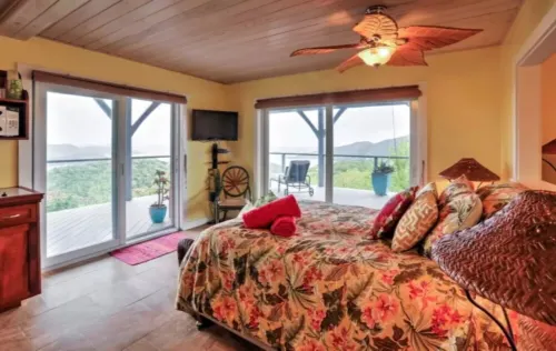 Breathtaking Panoramic Views of the British Virgin Islands from hot tub & pool!