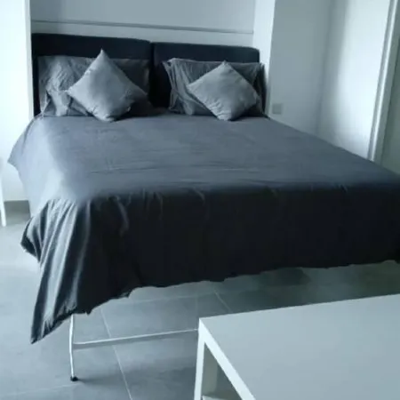Brand New Studio Near The Beach, Gibraltar