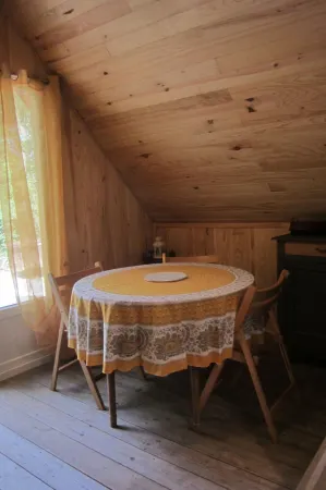 Chalet on the edge of a wood for a nature break! Pets welcome!
