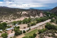 Relaxing Riverfront Taos Staycation, Pet Friendly!