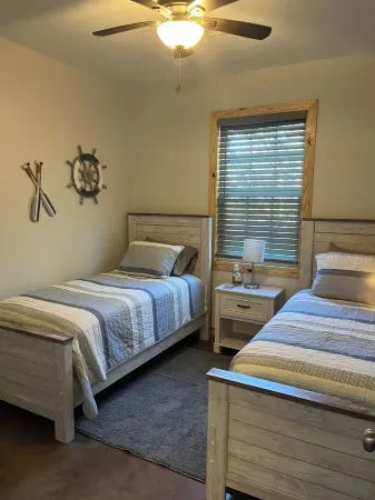 Charming Cabin in Scottsboro AL