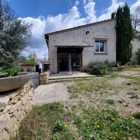 8-person house with pool and jacuzzi, 5 minutes from apt.