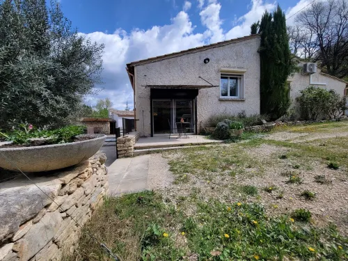 8-person house with pool and jacuzzi, 5 minutes from apt. Hotels in Apt