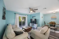 Charming 2-bedroom villa in Seminole with pool, WiFi and AC