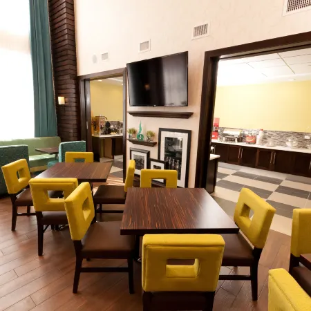 Hampton Inn & Suites by Hilton Regina East Gate