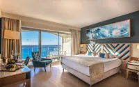 Charisma de Luxe Hotel فنادق في Bayraklidede Mahallesi