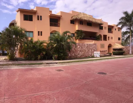 Luxury apartment with beautiful sunset sea views at Ixtapa