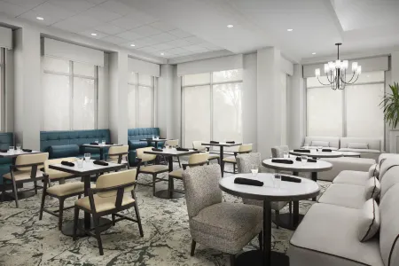 Hilton Garden Inn Gainesville Отели рядом с достопримечательностью «Канапаха Ботаникал Гарденс»