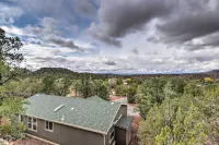 Mountain-View Rooftop Deck: Sedona Hideaway - spa