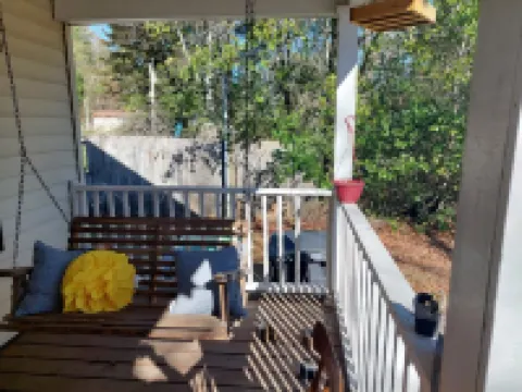 Charming 1-bedroom House 2 miles from Downtown Lexington - The Owlhouse Hotels in Lexington