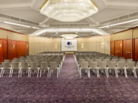 DoubleTree by Hilton Luxembourg Hotels in Luxembourg