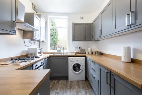 Lovely house close to restaurants and shops. 7 minutes from Manchester Airport. Hotels in Cheadle