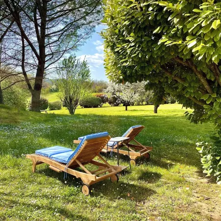 Magenta - Gîte in a 5000 M2 estate at the foot of the Colorado mountains Отели в г. Рюстрель