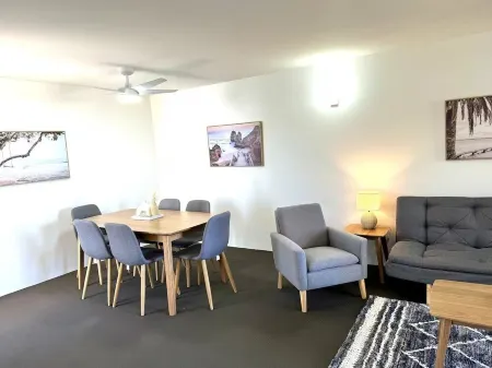 Beachfront Apartment Sunny Coast
