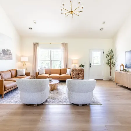 New Home in Tusculum - ALL King Beds! No Cleaning Fees!