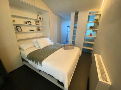 Boutique Canberra Stay | Balcony + Desk