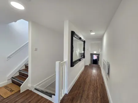 Cardiff flat with roof-terrace