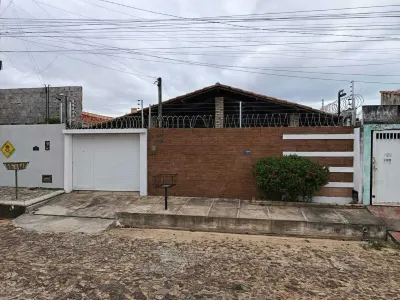House in Parnaiba, coast of Piauí, gateway to the Delta. Hotels in 