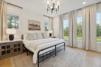 Luxury Villa with Huge Kitchen/ Hot Tub/ Barrel Sauna