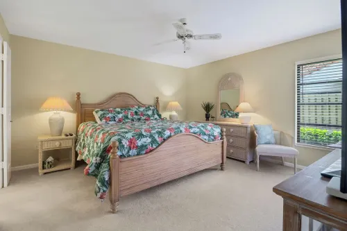 Beautiful, Remodeled Villa Within Walking Distance to Vanderbilt Beach!!