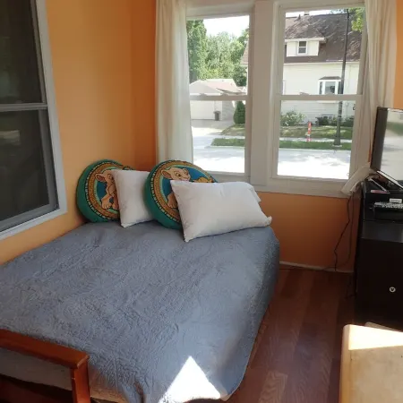 Home in Oshkosh near EAA Air Venture - 5 blocks away from Wittman Airport