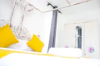 Executive 3bdrm villa with private pool on 2 min from the beach