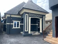 Charming 4-bedroom bungalow with AC and WiFi in peaceful Owerri. Solar ÷ Nepa Hotels in 