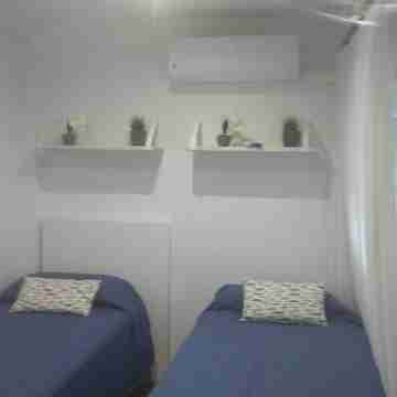 On the beachfront, infinite sea views, on the sand, WiFi Rooms