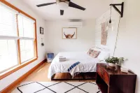 Stony Kill Ranch - Hot Tub and Waterfall Access 와워싱 호텔