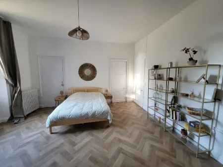 Charming apartment in a house with character Отели в г. Сюржер