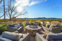 Luxury cottage minutes from Yountville with Pool/SPA Access
