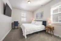 Newly constructed 4 bedroom in Deer Springs. Hotels in Hideout