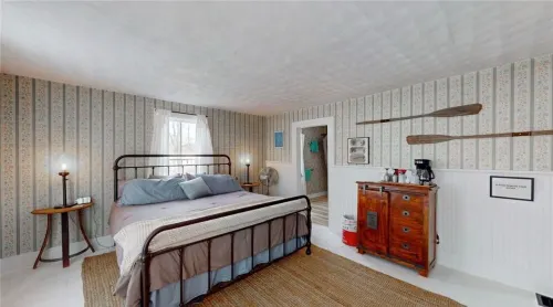 New! Keuka Farmhouse with lake access!