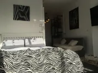 Sweet jacuzzi pyramids view