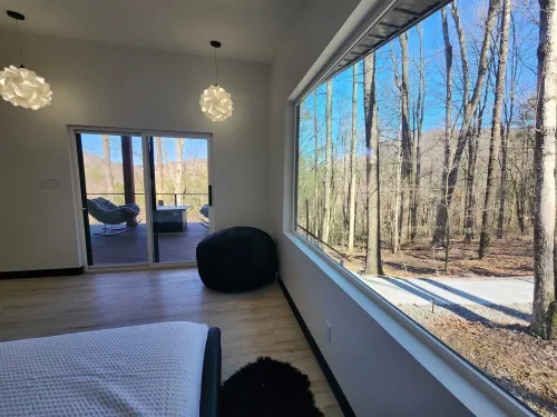 Passion @ The Patch, Lux Couples Getaway w/ View, massage chairs, movie theater